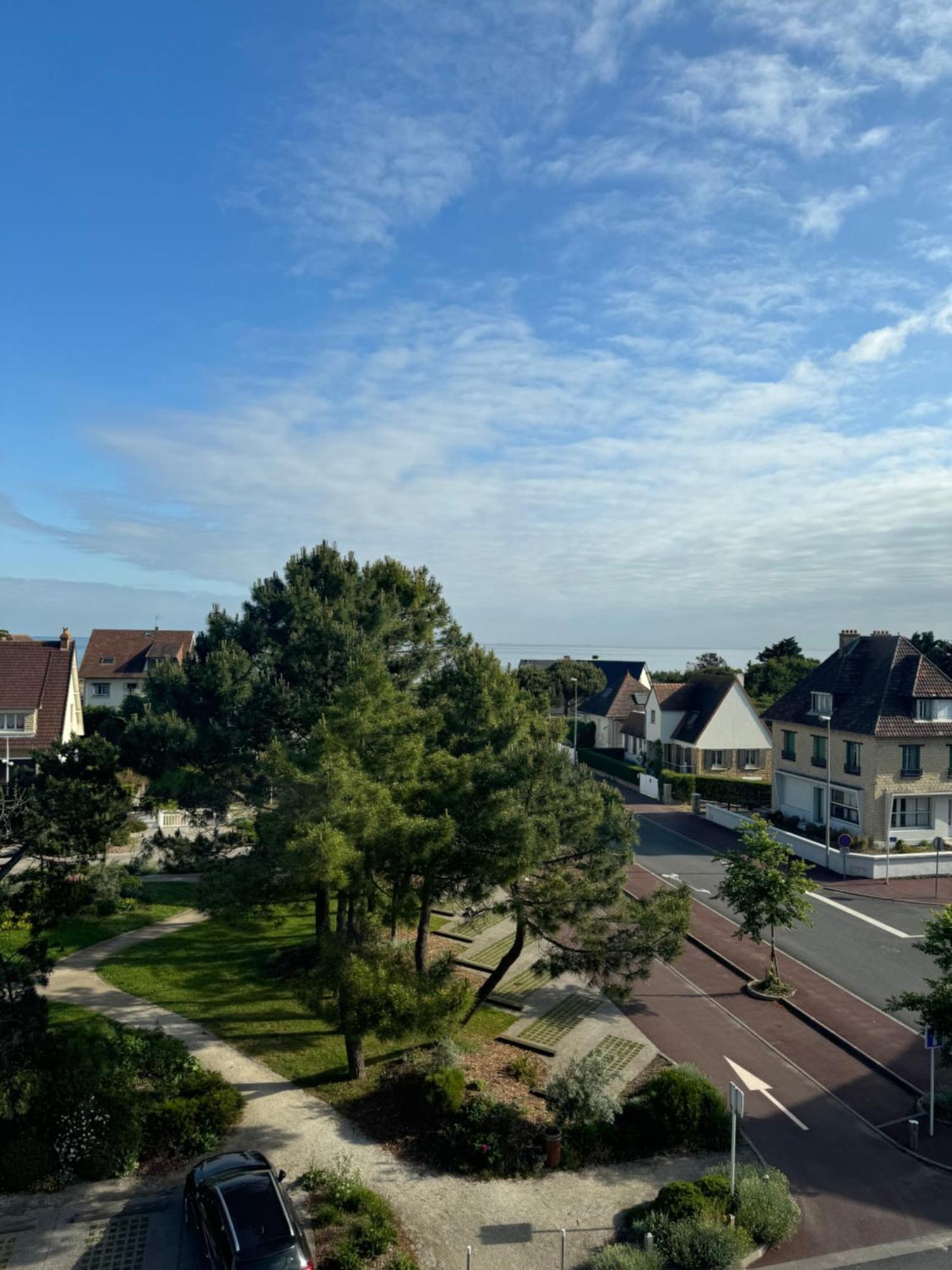 Hotel Chez-Marion Merville-Franceville-Plage Exterior foto