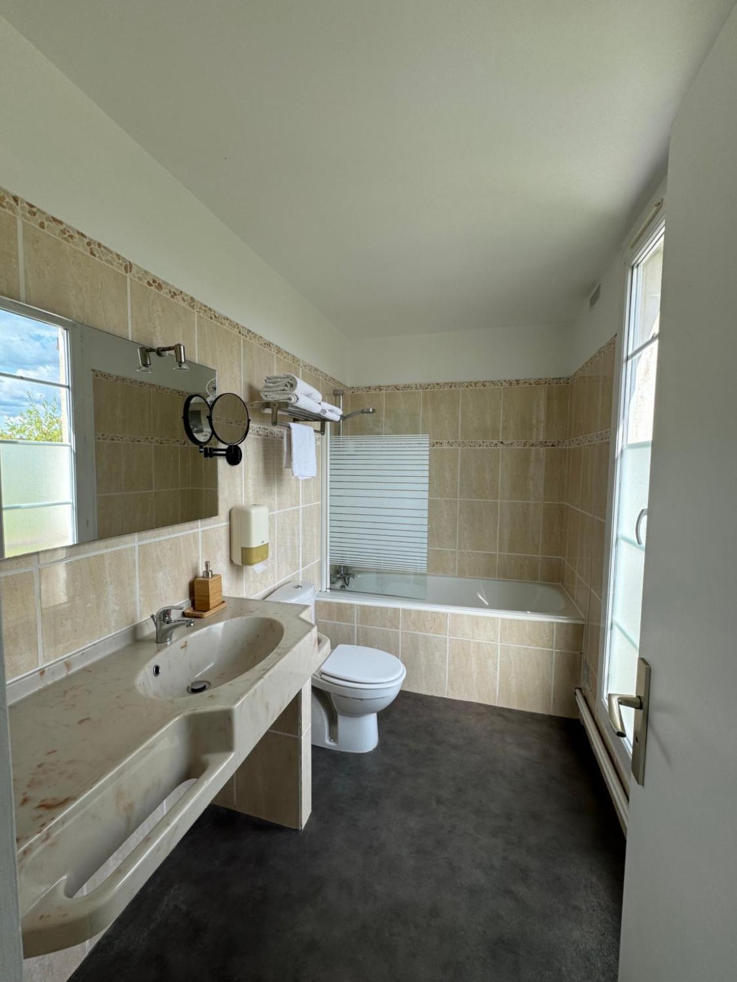 Hotel Chez-Marion Merville-Franceville-Plage Habitación foto